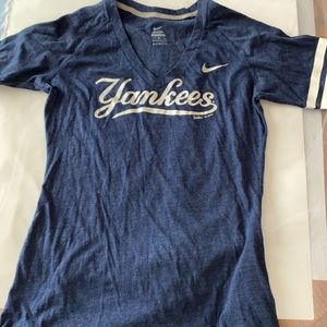 Yankees shirt